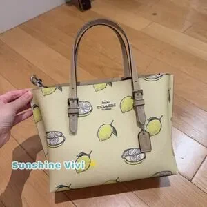 【COACH】Mollie Tote Bag 25 With Lemon Print COACH® Outlet | Mollie Tote Bag 25 With Lemon Print